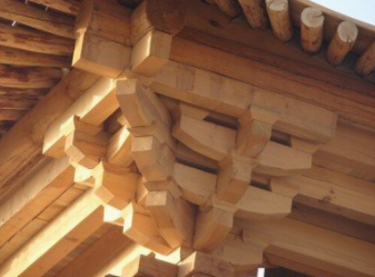 斗拱廠家?guī)懔私怙w檐斗拱的美